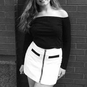 Express Women’s white zip up skirt